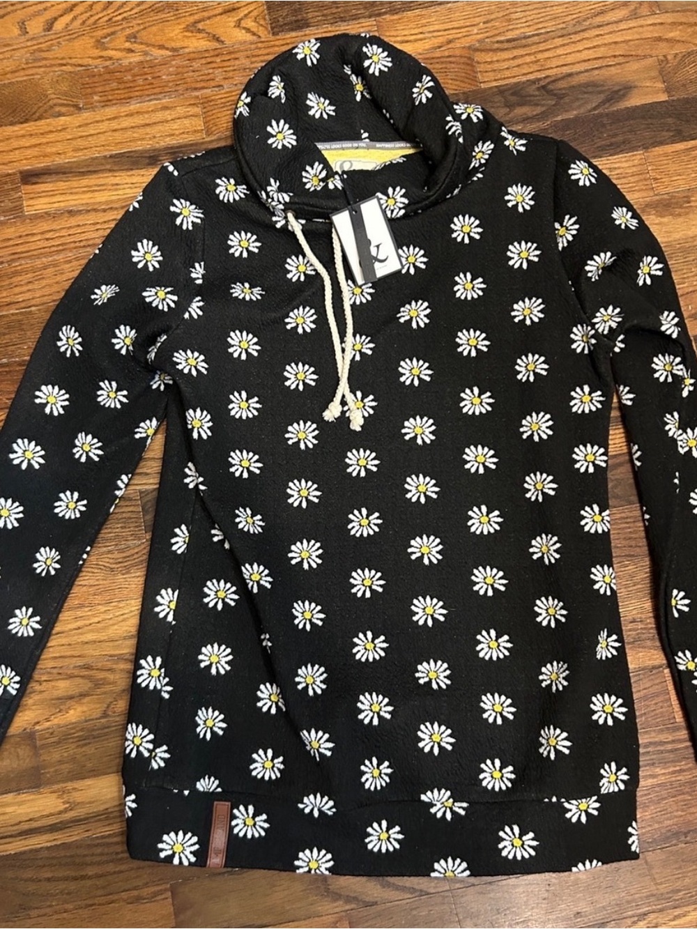 AMPERSAND AVE Black Daisy Print Pullover Hoodie